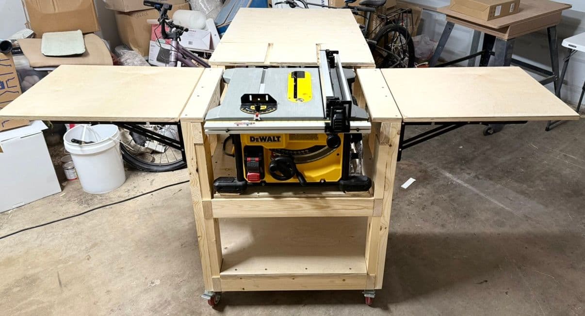 Expandable Outfeed Table